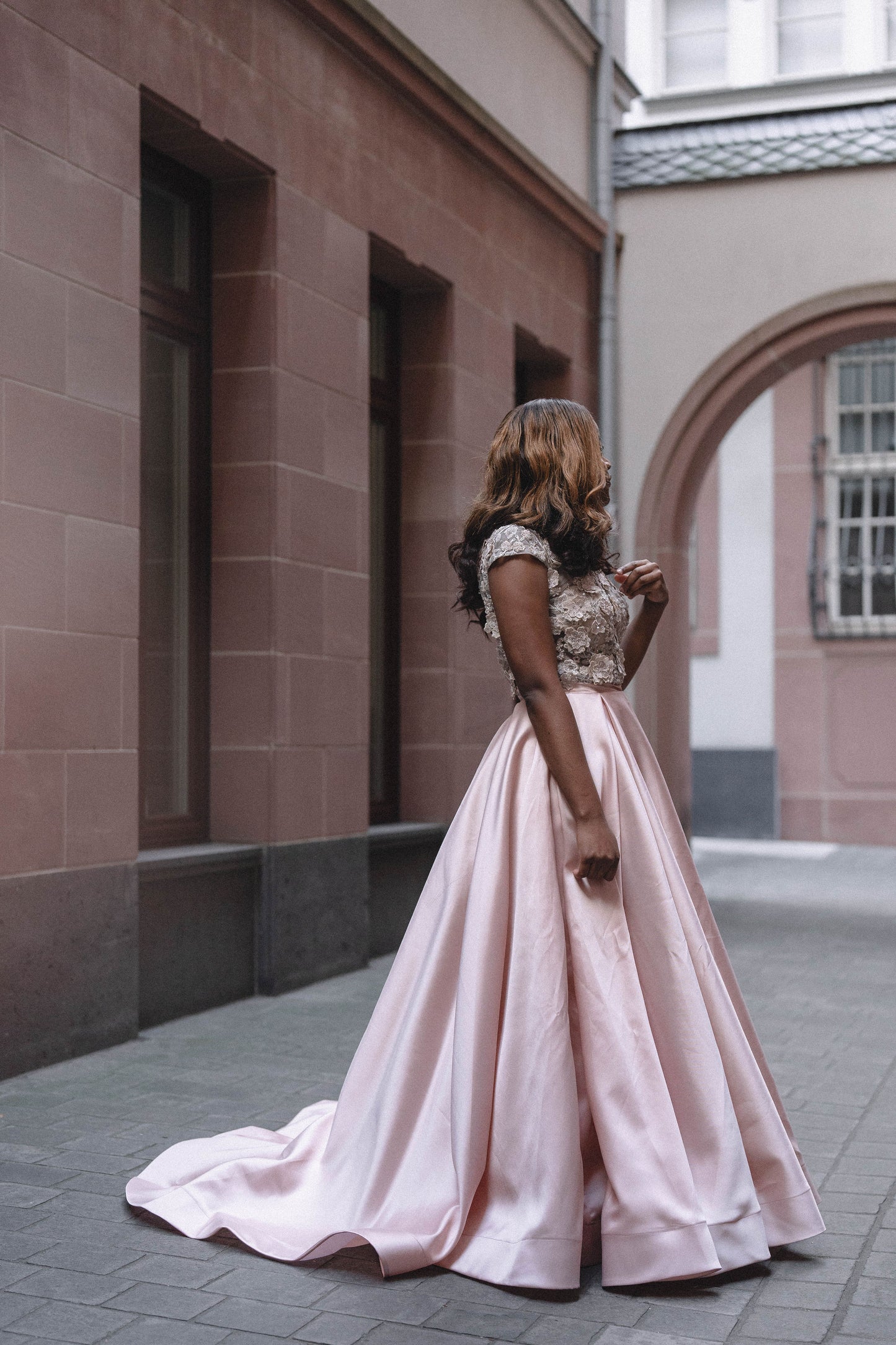 "Leony wig made from 100% human hair, offering a natural, full-bodied look with a comfortable fit and versatile styling options. Available in various shades for a personalized touch.